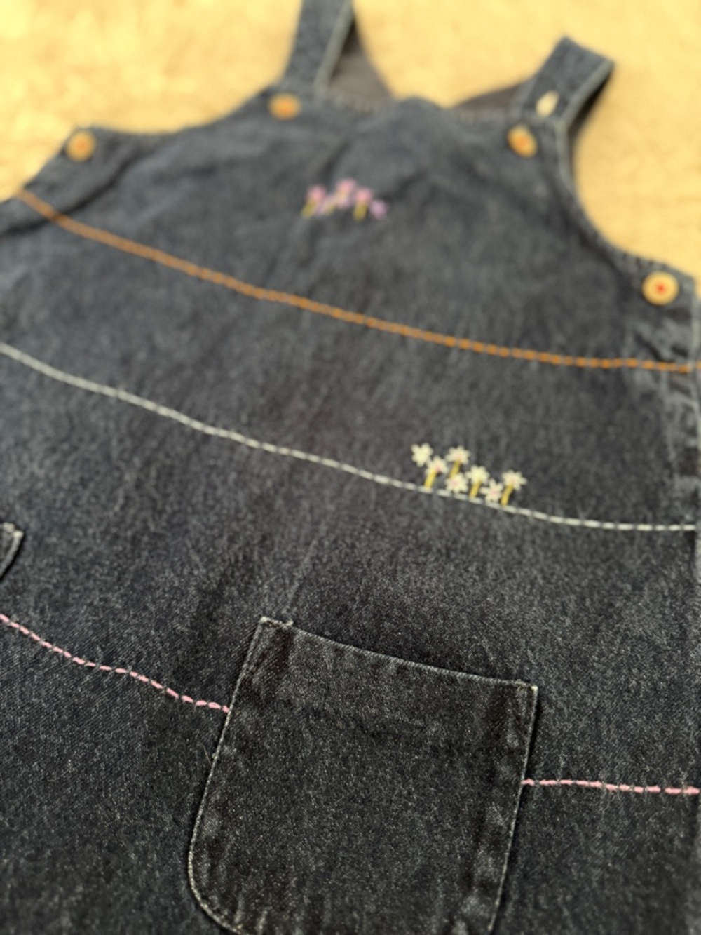 Baby GAP Denim Jumper Dress Girls Size 5 Blue Embroidered Pockets - Picture 2 of 3